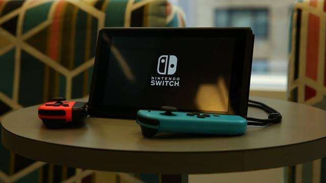 Nintendo Switch 300 metreden aşağıya bırakılırsa ne olur?